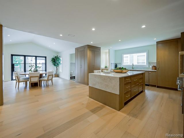 1323 Washington Boulevard, Birmingham, MI 48009