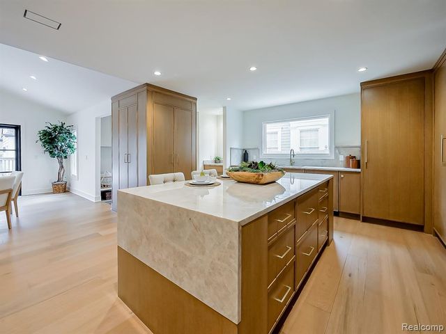 1323 Washington Boulevard, Birmingham, MI 48009