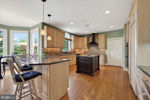 104 WHISPER WOOD CT, Newtown, PA 18940