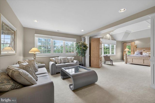 104 WHISPER WOOD CT, Newtown, PA 18940