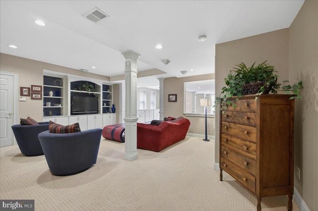 104 WHISPER WOOD CT, Newtown, PA 18940