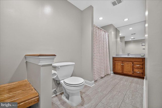 104 WHISPER WOOD CT, Newtown, PA 18940