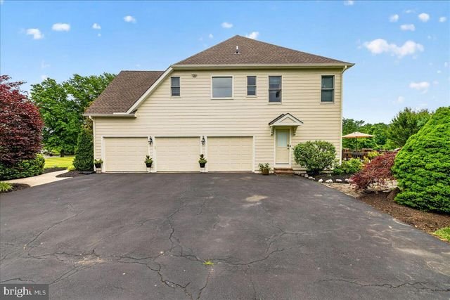 104 WHISPER WOOD CT, Newtown, PA 18940