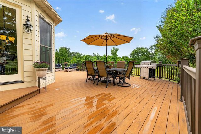 104 WHISPER WOOD CT, Newtown, PA 18940