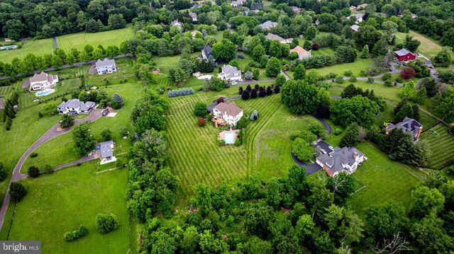 104 WHISPER WOOD CT, Newtown, PA 18940