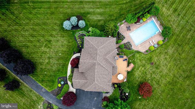 104 WHISPER WOOD CT, Newtown, PA 18940