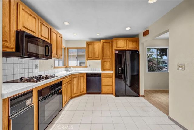 4818 Premiere Avenue, Long Beach, CA 90808