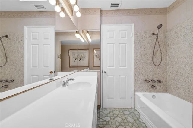 4818 Premiere Avenue, Long Beach, CA 90808