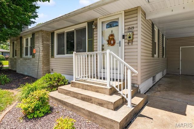1515 Madison Avenue, Edwardsville, IL 62025
