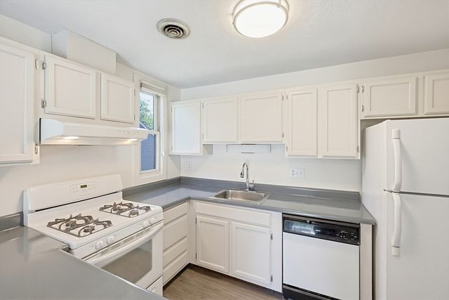 14 Concord Greene 8, Concord, MA 01742