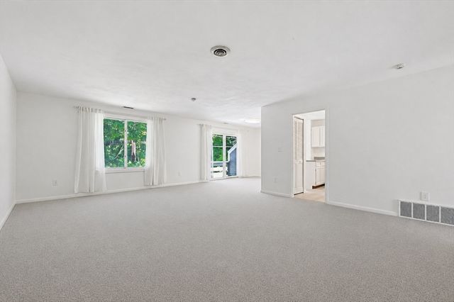 14 Concord Greene 8, Concord, MA 01742