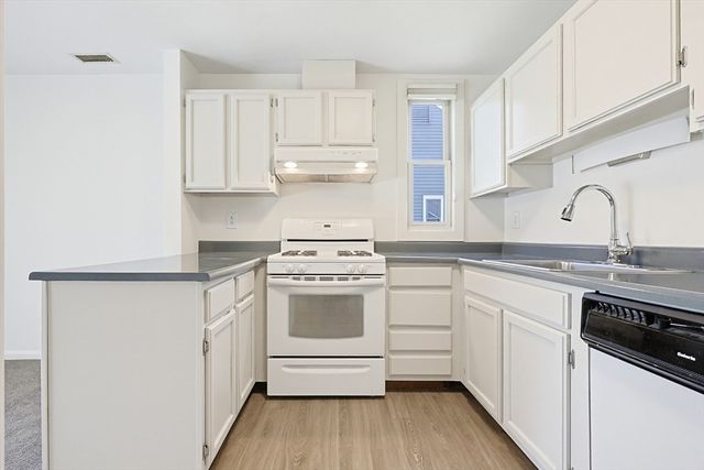 14 Concord Greene 8, Concord, MA 01742