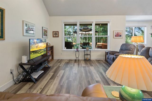 1943 Glen Creek Rd NW, Salem, OR 97304