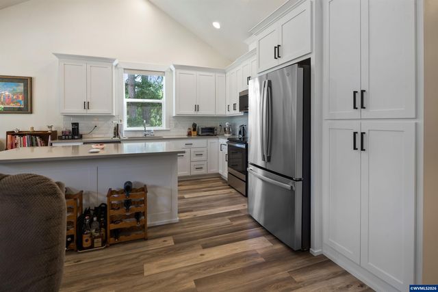 1943 Glen Creek Rd NW, Salem, OR 97304