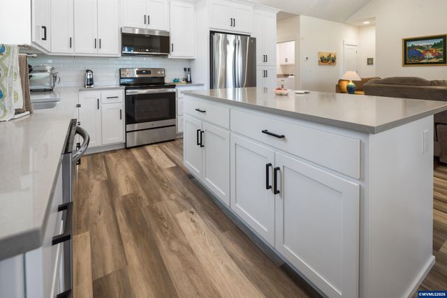 1943 Glen Creek Rd NW, Salem, OR 97304
