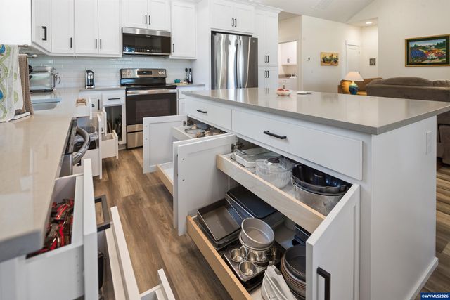 1943 Glen Creek Rd NW, Salem, OR 97304