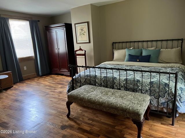 221 E Woodford St, Lawrenceburg, KY 40342