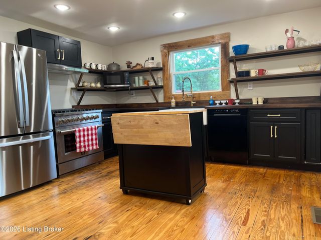 221 E Woodford St, Lawrenceburg, KY 40342