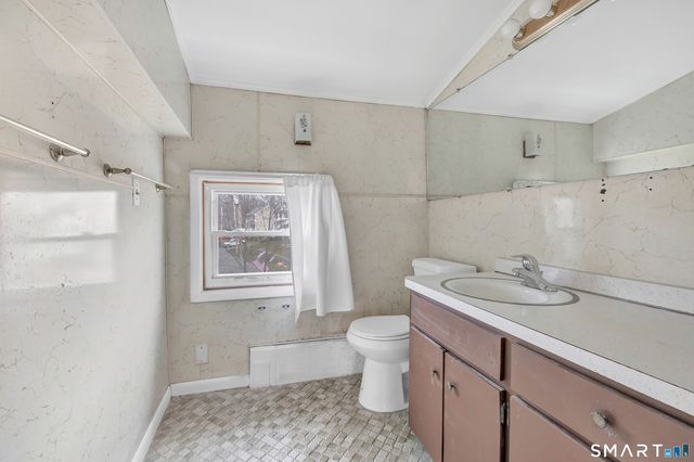 10 Oronoque Trail, Shelton, CT 06484