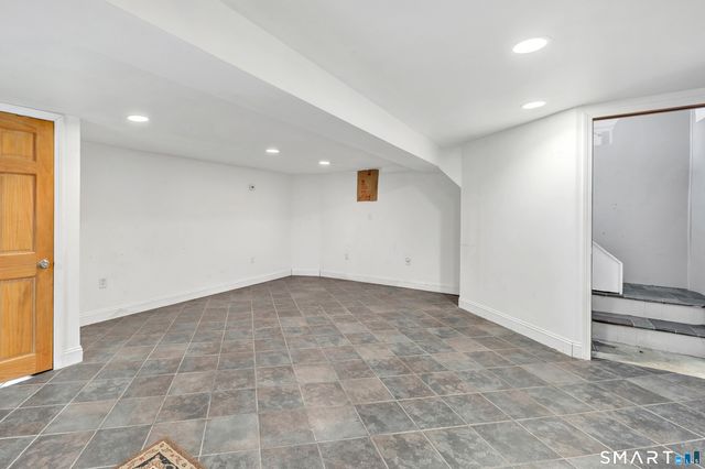 10 Oronoque Trail, Shelton, CT 06484