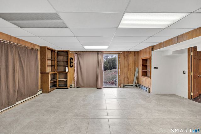 10 Oronoque Trail, Shelton, CT 06484