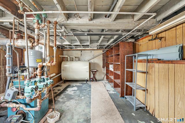 10 Oronoque Trail, Shelton, CT 06484