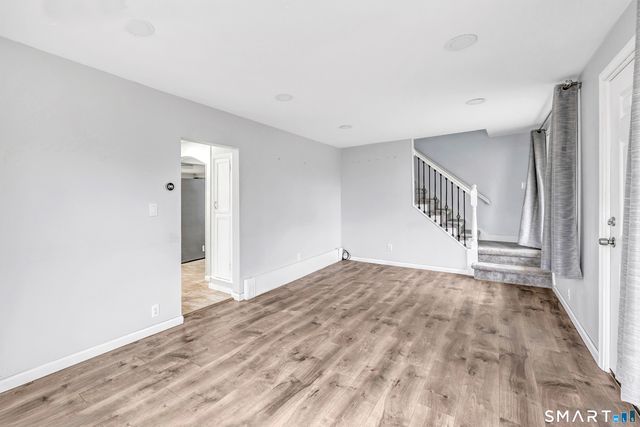 10 Oronoque Trail, Shelton, CT 06484