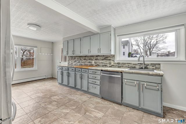 10 Oronoque Trail, Shelton, CT 06484