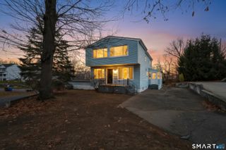 10 Oronoque Trail, Shelton, CT 06484