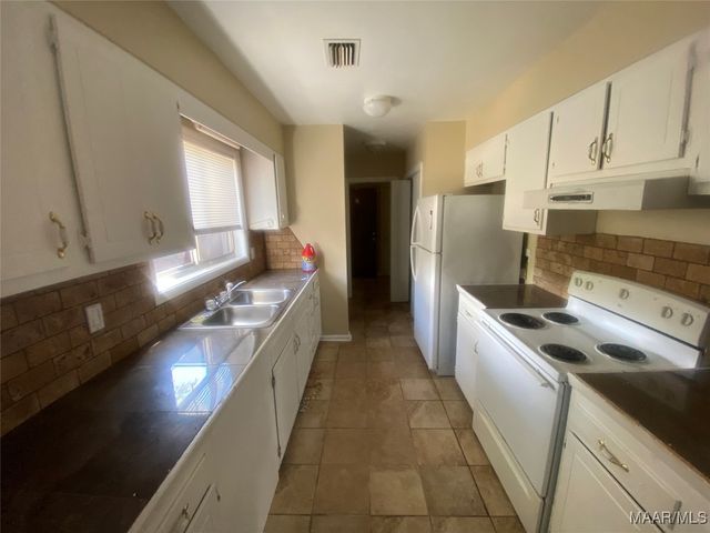 2440 Price Street C, Montgomery, AL 36111