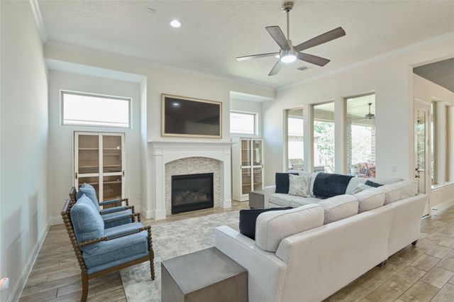 82 N Braided Branch Drive, The Woodlands, TX 77385