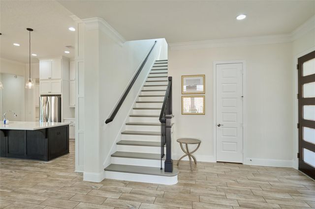 82 N Braided Branch Drive, The Woodlands, TX 77385