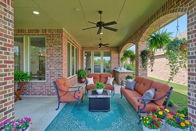 82 N Braided Branch Drive, The Woodlands, TX 77385