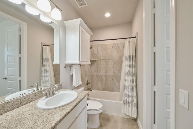 82 N Braided Branch Drive, The Woodlands, TX 77385