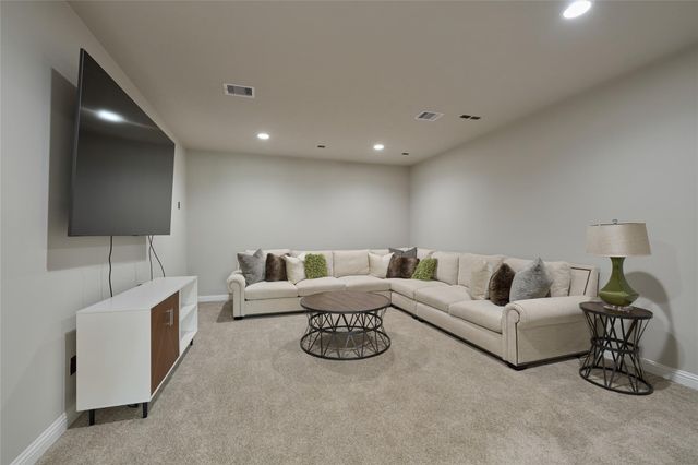 82 N Braided Branch Drive, The Woodlands, TX 77385