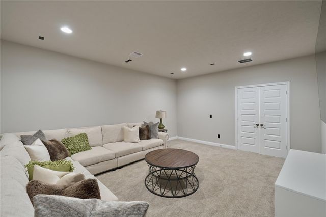 82 N Braided Branch Drive, The Woodlands, TX 77385