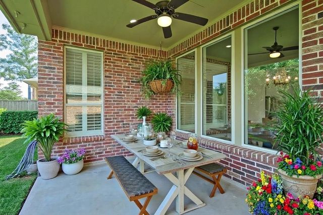 82 N Braided Branch Drive, The Woodlands, TX 77385