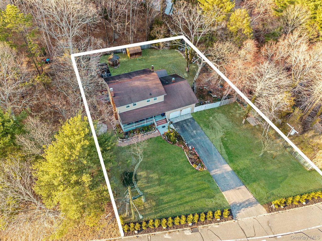 231 W Woodside Avenue, Patchogue, NY 11772 — photo 3