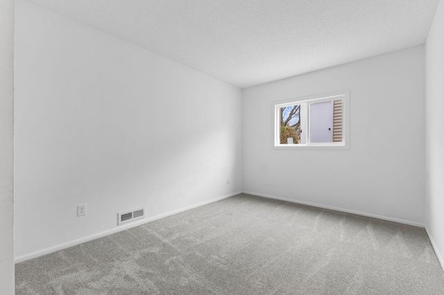 10402 Yorktown Lane N, Maple Grove, MN 55369