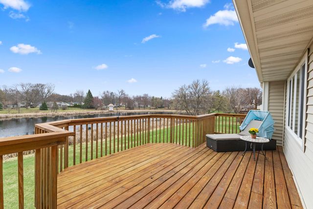 10402 Yorktown Lane N, Maple Grove, MN 55369