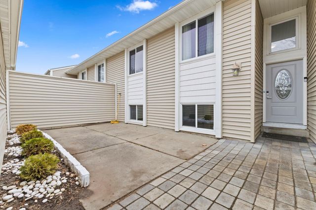 10402 Yorktown Lane N, Maple Grove, MN 55369