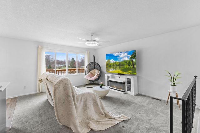 10402 Yorktown Lane N, Maple Grove, MN 55369
