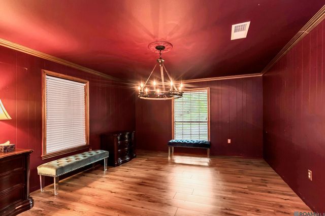 1049 Castle Kirk Dr, Baton Rouge, LA 70808