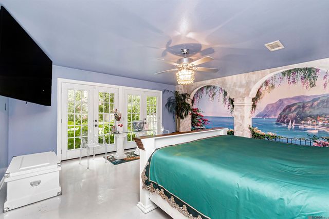 1049 Castle Kirk Dr, Baton Rouge, LA 70808