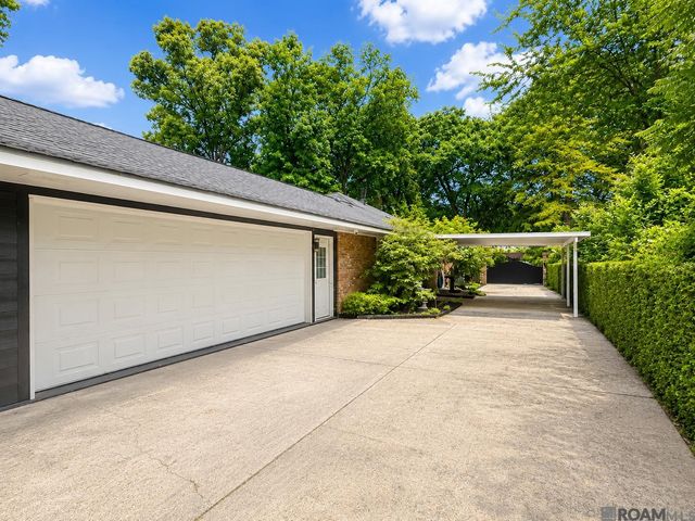 1049 Castle Kirk Dr, Baton Rouge, LA 70808