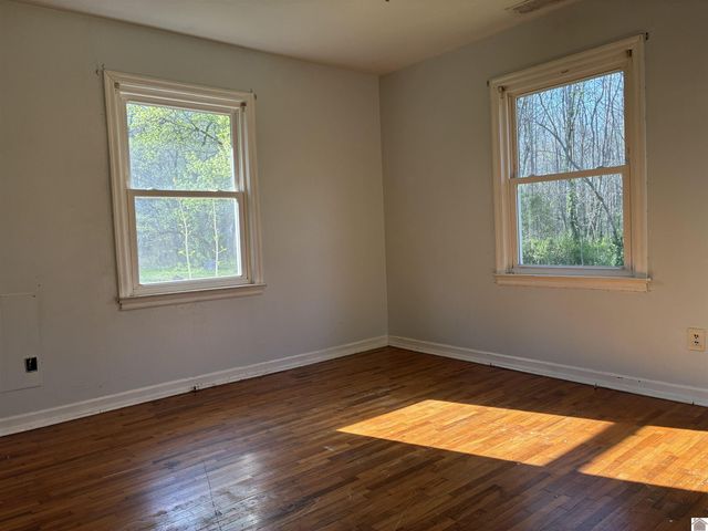 129 3rd Street, Almo, KY 42020