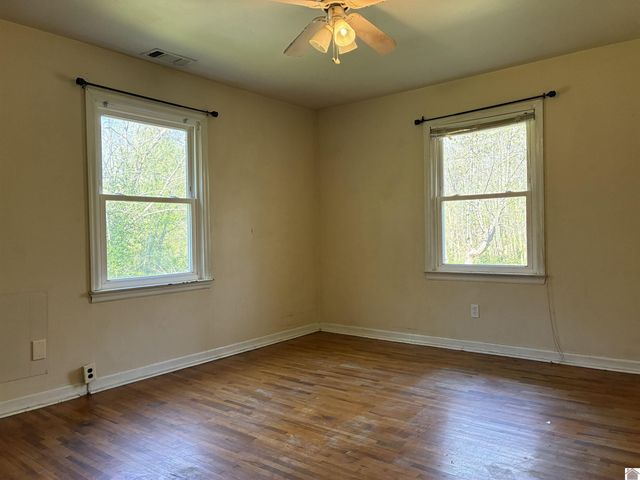 129 3rd Street, Almo, KY 42020