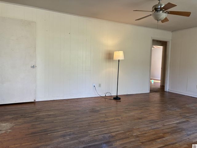 129 3rd Street, Almo, KY 42020