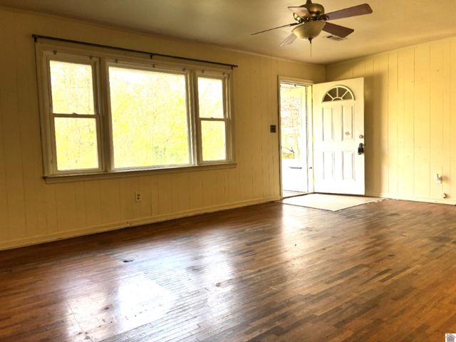 129 3rd Street, Almo, KY 42020