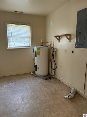 129 3rd Street, Almo, KY 42020